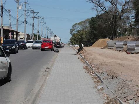 Prefeitura constrói e sinaliza quebra molas na Avenida Santa Rosa