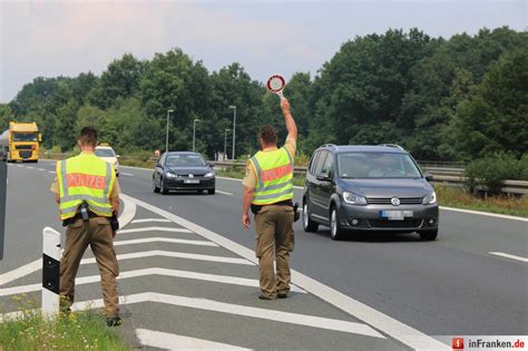 Gro Kontrolle Der Polizei Auf Der A Bei Forchheim Bildergalerie