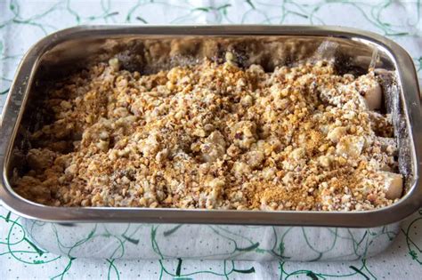 Crumble Aux Poires Et Au Pralin Line Lisbonne Et Cie