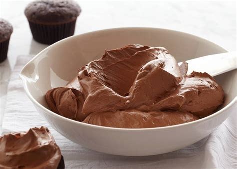 Receta De Buttercream De Chocolate Para Decorar Pasteles Y Cupcakes En