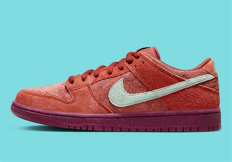 Nike Sb Dunk Low Mystic Red Dv Sneakernews