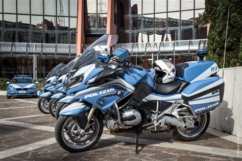 Auto E Moto Nuove Per La Polizia Stradale A Bordo Delle Bmw Sale Tanta