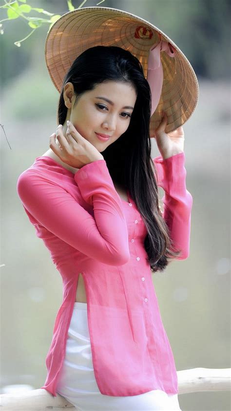 Beautiful Viêtnamese Girl In Vietnamese Long Dress Ao Dai Viêtnamese