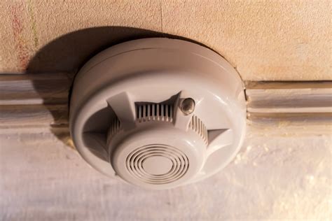 5 Signs That It’s Time To Replace A Smoke Detector