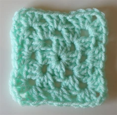 One Color Granny Square Crochet Tutorial