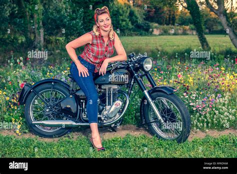 Vintage Matchless Motorcycle Hi Res Stock Photography And Images Alamy