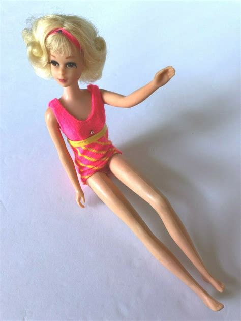 Vintage 1966 Barbie Doll Twist N Turn Francie 1170 Blond Pink Yellow