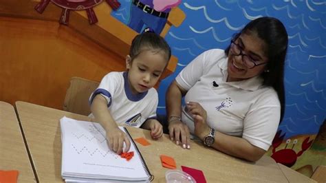 Clase Interactiva Montessori Técnica del Arrugado Rasgado y Trozado