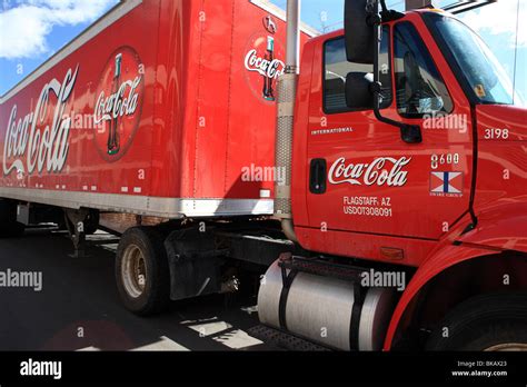 Coca cola red truck hi-res stock photography and images - Alamy