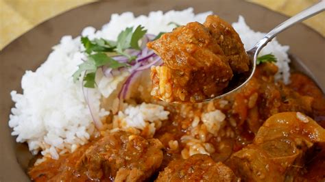 酸味とにんにくが効いたカレー「ポークビンダルー」を家にありそうな調味料で作る【美窪たえ】 メシ通 ホットペッパーグルメ