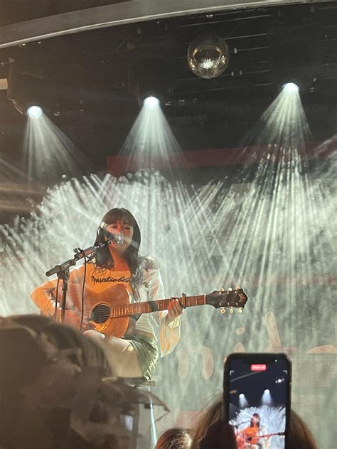 Beabadoobe At Lafayette Feat A Blurry Pic Of Her Smoking A Cig After The Show Rbeabadoobee