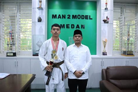 Khalis Siswa MAN 2 Model Medan Sabet 2 Juara I Karate Sekaligus