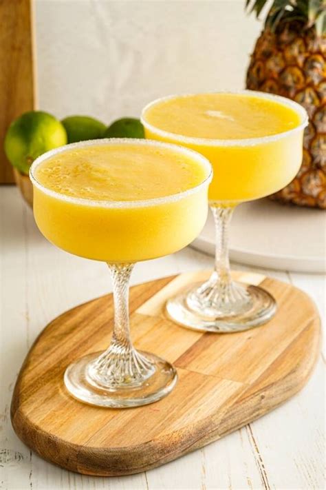 How To Make Frozen Mango Pineapple Mocktails Fruit Mocktail Recipe