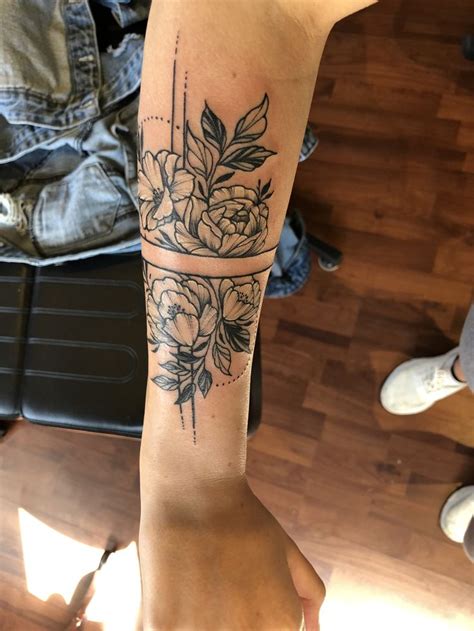 Pin By Rachel Lawshe On Metal Ink Floral Back Tattoos Floral Thigh