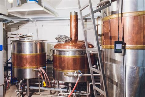 Equipo De Elaboraci N De Cerveza Artesanal En Cervecer A Tanques