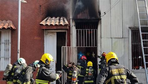 Una Persona Fallecida Dejó Incendio Que Consumió Una Vivienda Y Afectó Parcialmente A Otra En