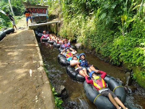 Seru Banget Sensasi River Tubing Di Kali Pucung Karena Hidup Adalah