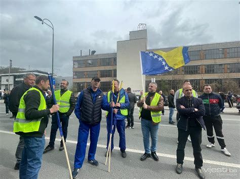 FOTO VIDEO Protest zeničkih rudara ispred Vlade FBiH