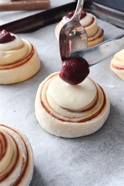 Mallorca Bread Buns With Guava And Cheese Mallorca Bread Baking