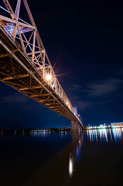 Louisville Kentucky Bridge Stock Photos, Pictures & Royalty-Free Images ...