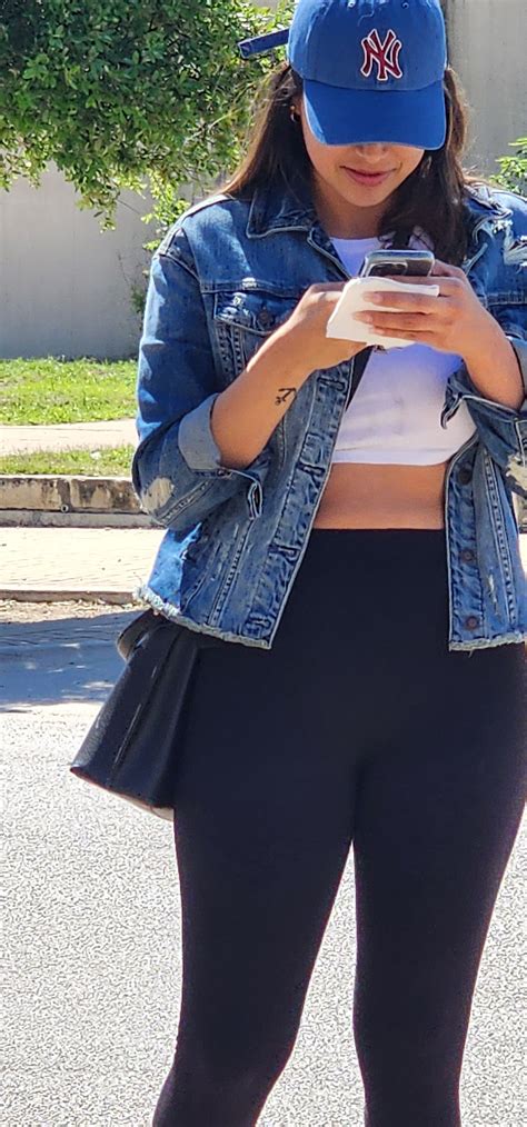 SLIM THICK LATINA WITH NO BRA NIPS POKIN Spandex Leggings Yoga Pants Forum