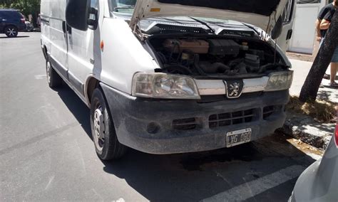 Choque en cadena en el macrocentro cuatro vehículos involucrados La