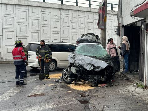 Abandona Conductor Su Veh Culo Destrozado Tras Accidente En Tollocan