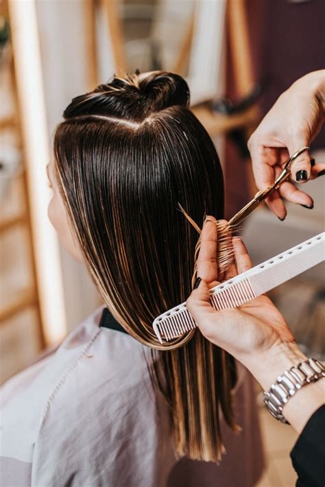 Coiffure et coupe femme tendance avec Cyril Bazin coiffeur créateur