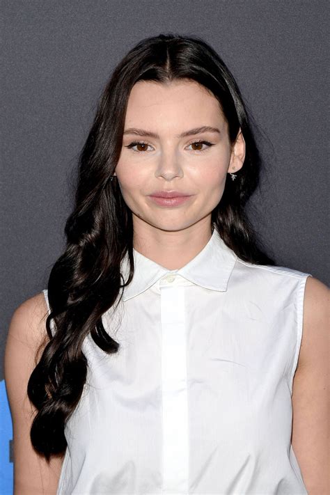 Eline Powell Bio, Height, Age, Weight, Boyfriend and Facts - Super