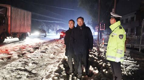 抗击雨雪冰冻 以万全之策确保万无一失 周鹏主持召开应对低温雨雪冰冻灾害天气会商会 华容县政府网