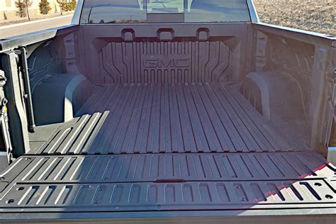 Carbon fiber as a pickup truck bed? We test the GMC CarbonPro