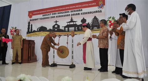 Buka Seminar Moderasi Agama Bupati Ingatkan Pentingnya Menghargai