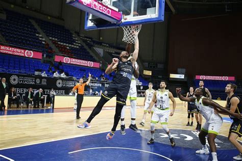 El Iberostar Tenerife Logra Su Primer Triunfo De La Champions Ante Los