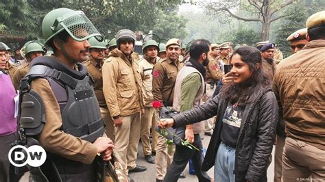 Women spearhead India's protest movement – DW – 01/22/2020