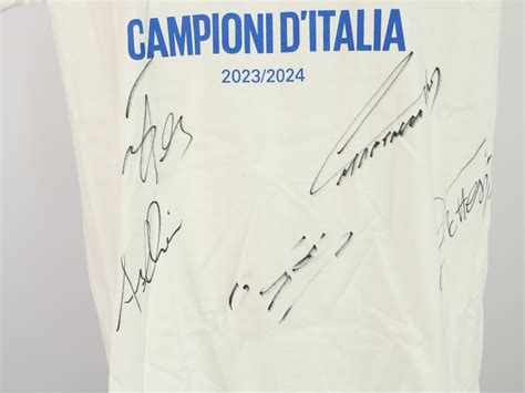 Official Inter Milan Scudetto T Shirt Signed By The Players