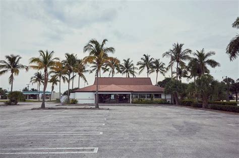 Old Pizza Hut Iconic Restaurants Photography – Fubiz Media