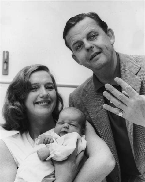 David tomlinson family members are sharing rare photos of the star 20