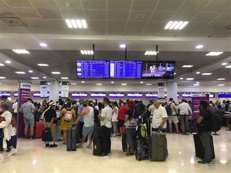 Volaris Sobrevende Vuelos Y Causa Largas Filas En El Aeropuerto De