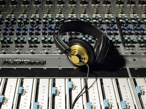 Music Headphones Wallpaper