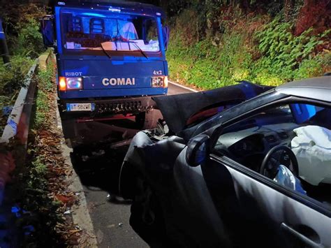 Il Vescovado Tramonti Scontro Frontale Tra Autovettura E Autocarro