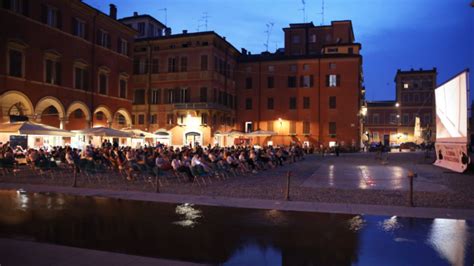 Modenamoremio Riporta Il Cinema In Piazza Roma Ecco I Film In