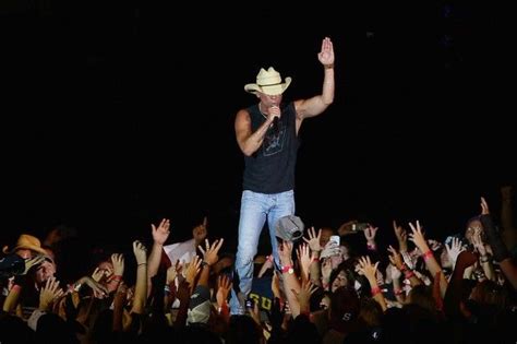 Kenny Chesney Announces 2013 No Shoes Nation Tour Kenny Chesney No