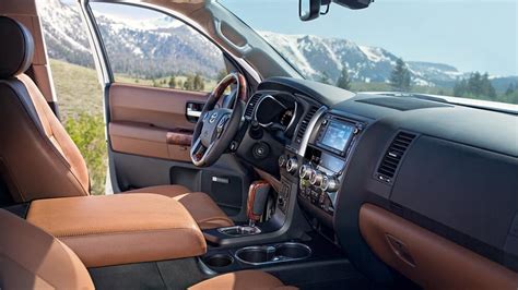 2018 Toyota Sequoia Interior Gallery 5 | Toyota of Naperville