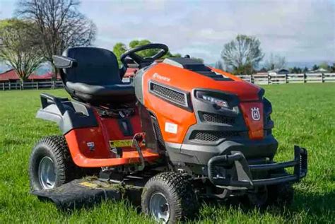 Best Riding Lawn Mower For Hills Of 2021 Review And Buying Guide