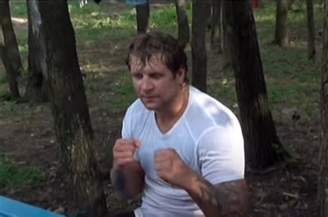 С фронта — в октагон. Что нужно знать о дебюте Ивана Емельяненко в ММА ...