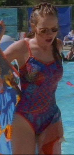 Hot Sexy Hillary Tuck Bikini Pics