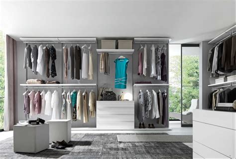 14 Functional Ideas To Decorate Your Master Wardrobe Properly