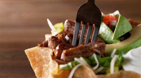 El Pollo Loco Debuts New Double Shredded Beef Tostada Salad The Fast Food Post