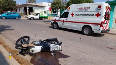 Utilizar El Casco De Seguridad Al Conducir Una Motocicleta Y La