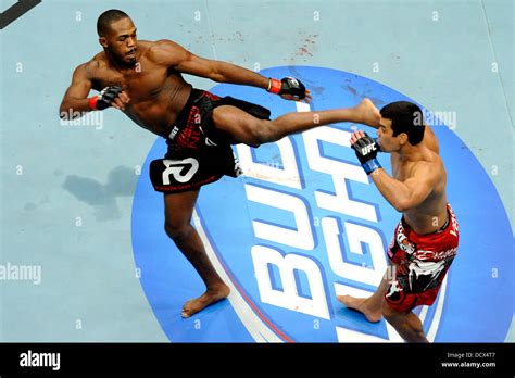 Jon Jones Vs Lyoto Machida Ufc Welterweight Bout At The Air Canada